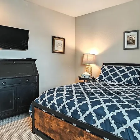 Quiet Plaza Two Bedroom 2 Bathroom Kansas City Exterior photo