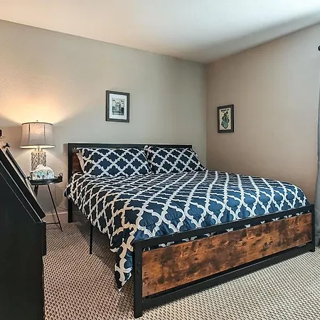 Quiet Plaza Two Bedroom 2 Bathroom Kansas City Exterior photo