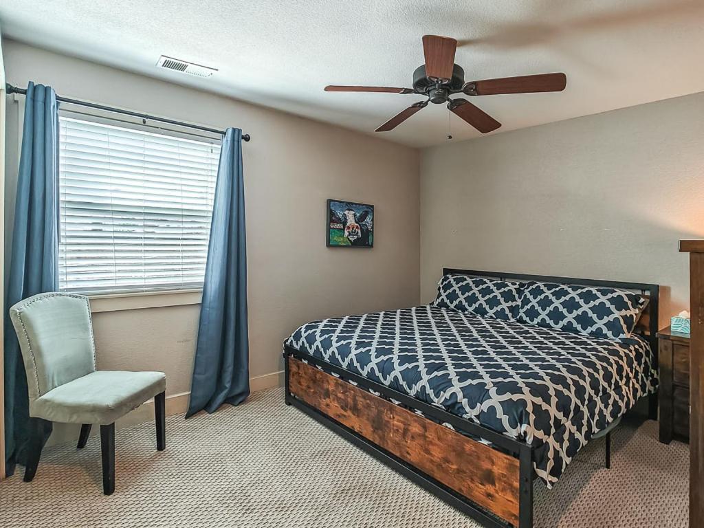 Quiet Plaza Two Bedroom 2 Bathroom Kansas City